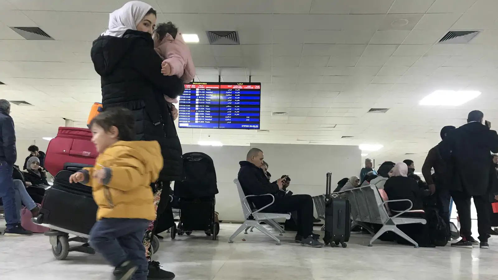 «المضاربة المطلقة وإفصاح المسافرين في ليبيا».. ماذا يقول الخبراء؟
