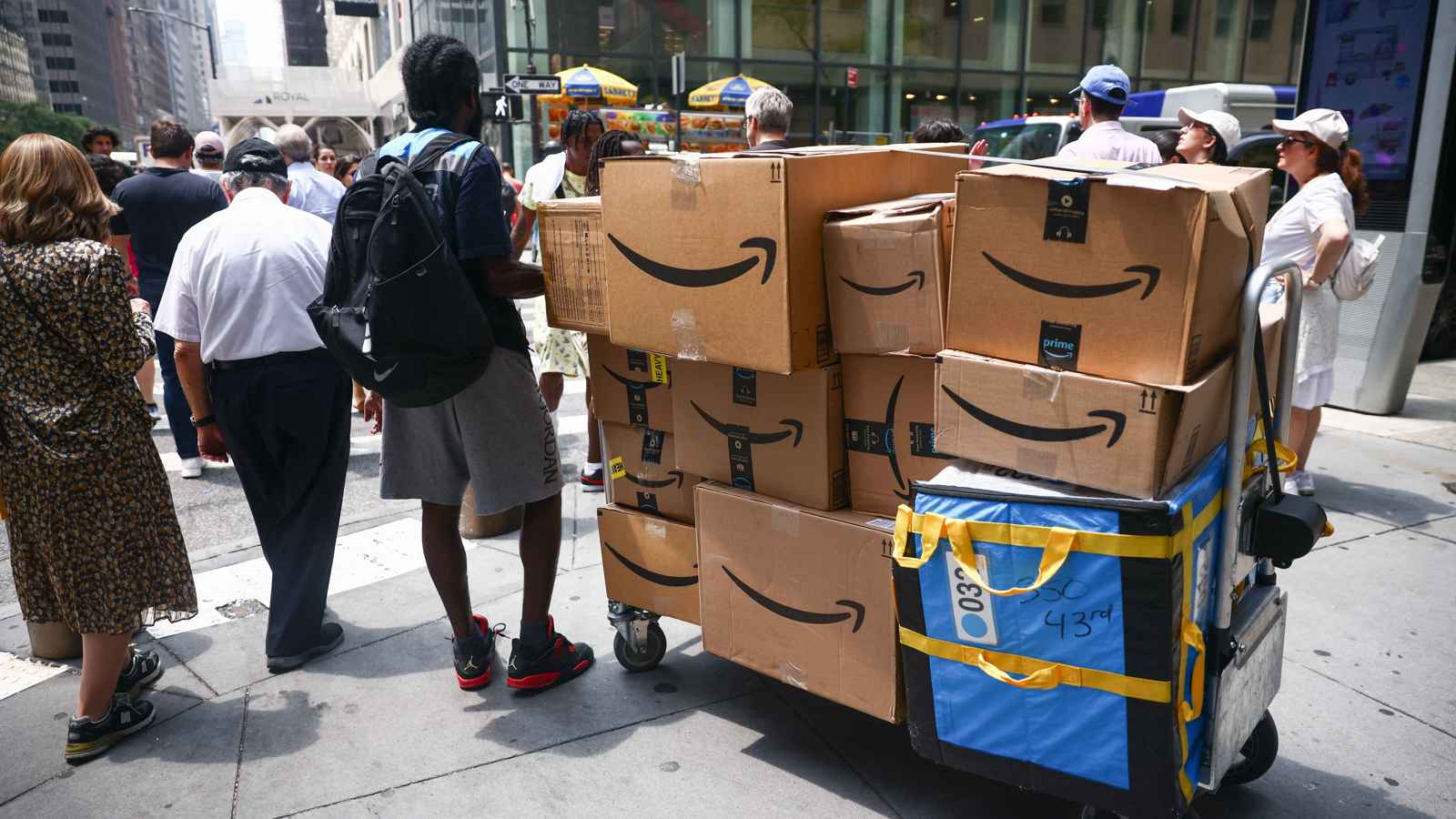 ارتفاع معنويات المستهلكين الأميركيين إلى أعلى مستوى في 4 أشهر 