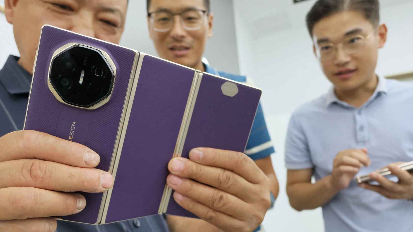 سوق الهواتف الذكية تواجه التراجع الأكبر في 2026. لمزيد من الأخبار والتحليلات الاقتصادية تابعوا 