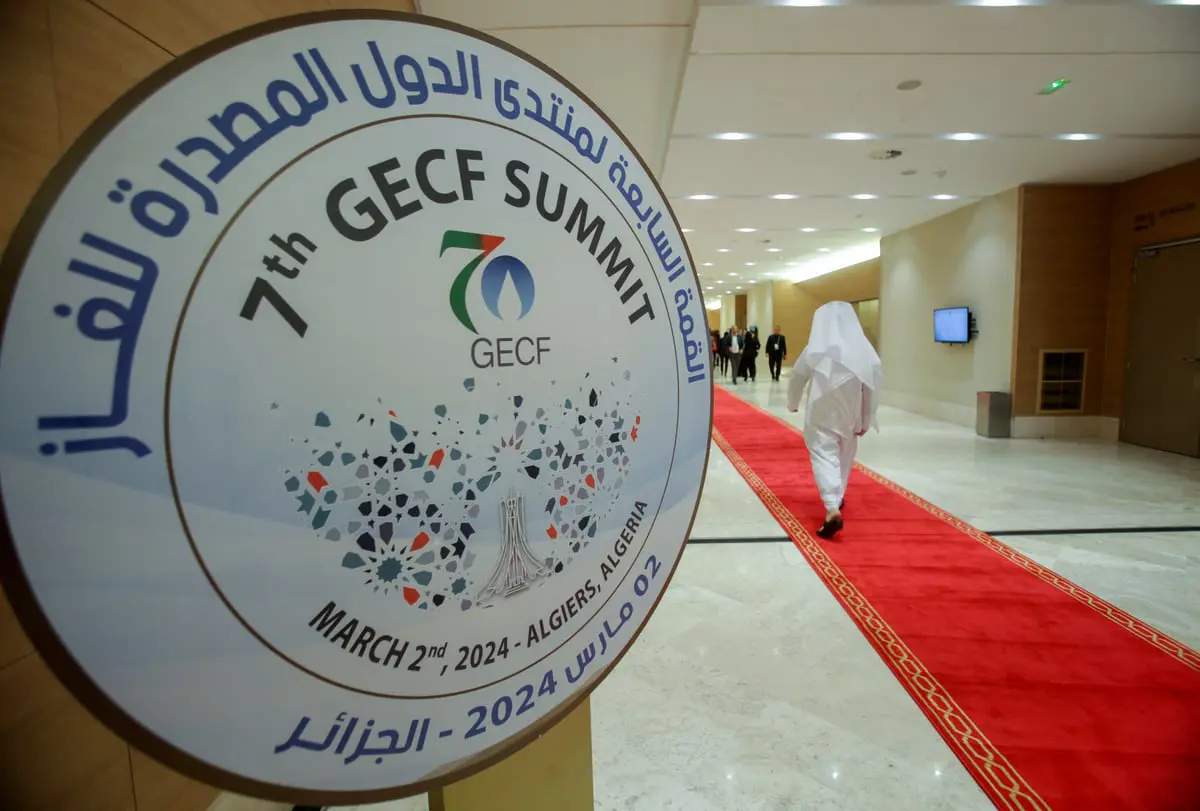 قمة الغاز بالجزائر.. تبون يدعو للحوار بين المنتجين والمستهلكين لضبط السوق