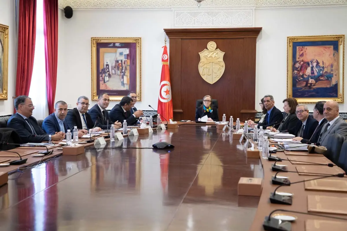تونس.. الحكومة توافق على مشروع مثير للجدل يُمول العجز