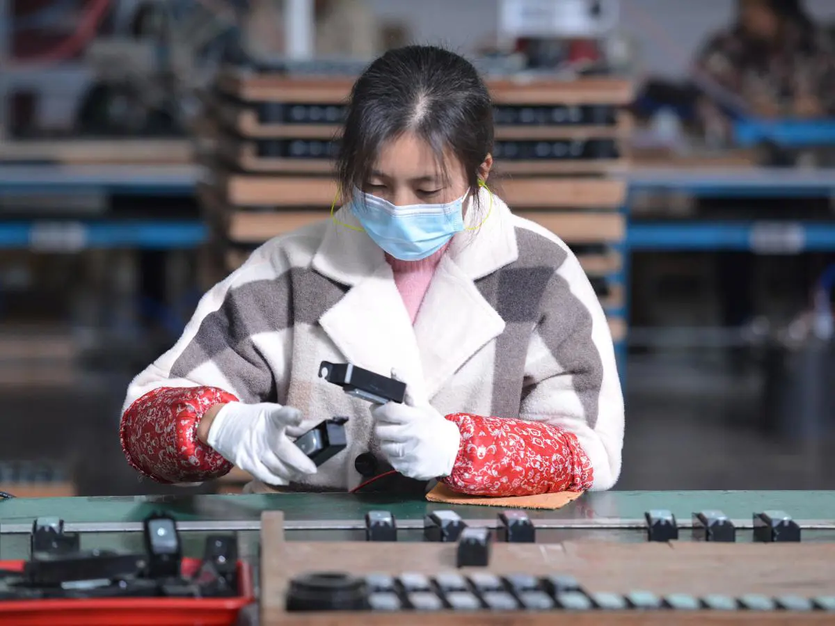 الصين تدعو لدعم النساء بابتكار العلوم والتكنولوجيا

