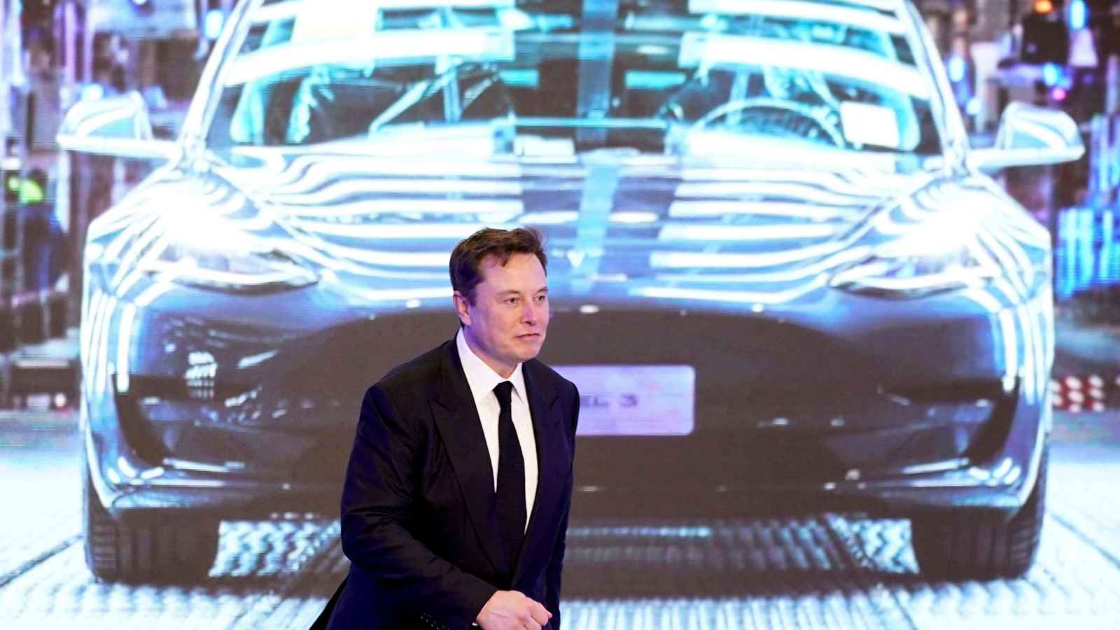 أسهم «تسلا» تهوي 3% وسط قلق المستثمرين من توجهات ماسك السياسية