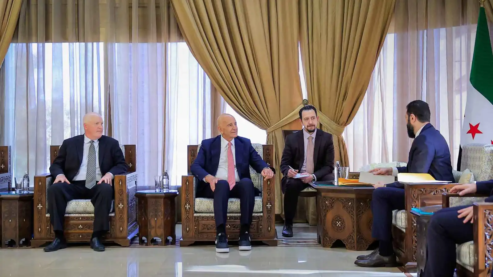 الرئيس السوري يبحث مع «شيفرون» تعزيز التعاون في استكشاف النفط والغاز