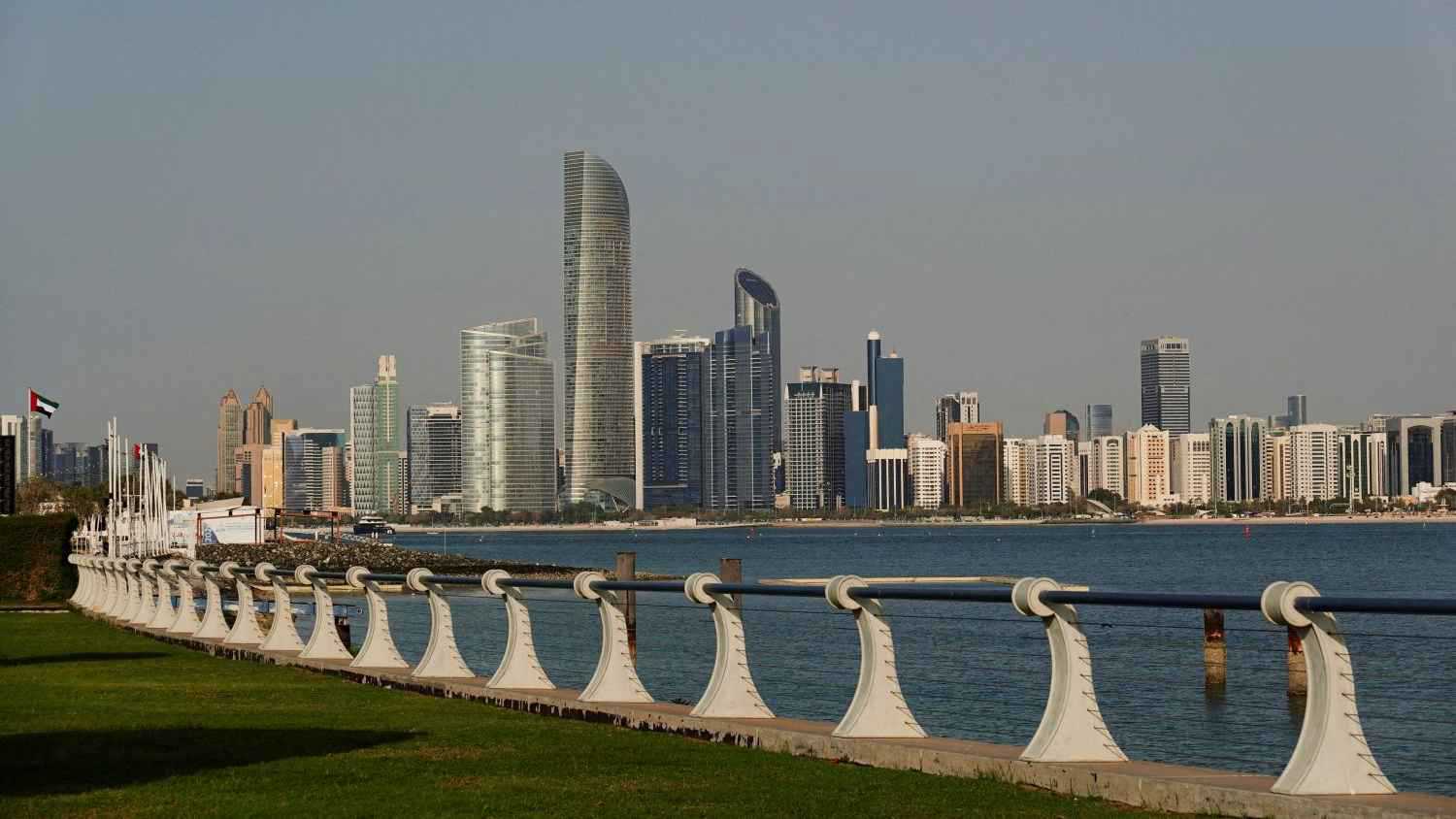 أبوظبي تدخل في شراكة بـ 30 مليار دولار مع «بلاك روك» و«تيماسيك» 