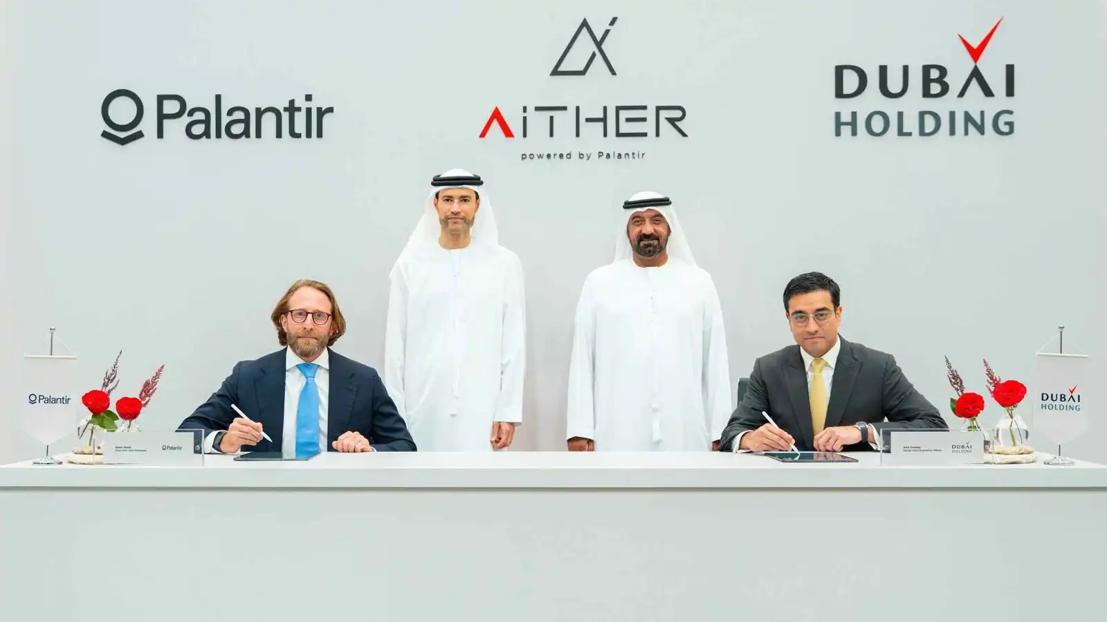 «دبي القابضة» و«بالانتير» تطلقان شركة ذكاء اصطناعي جديدة في الإمارات