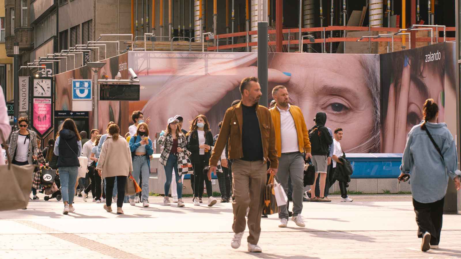 مبيعات التجزئة في منطقة اليورو تتراجع 0.2% خلال فبراير 