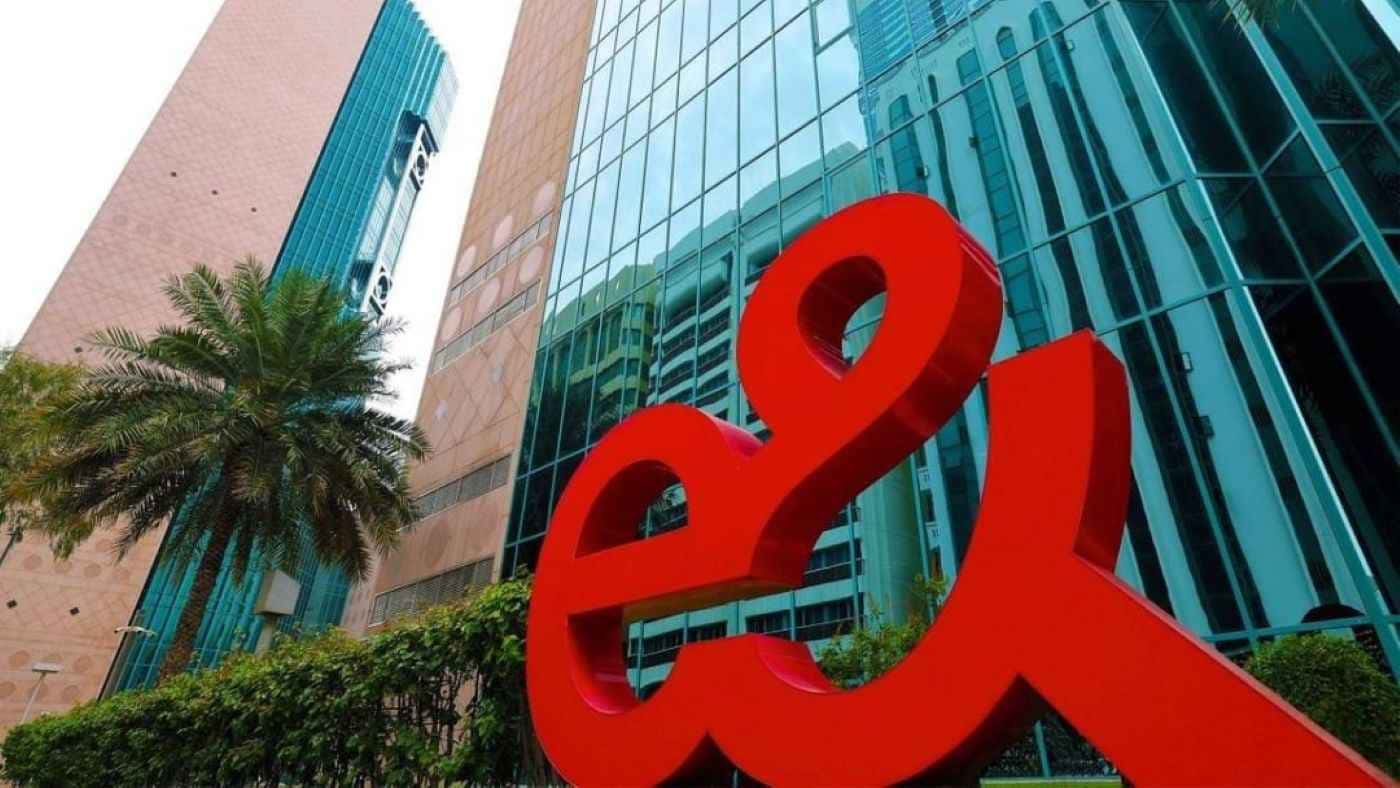 «إي آند الإمارات» تطلق أول شبكة تجارية في العالم بتقنية «U6GHz» 