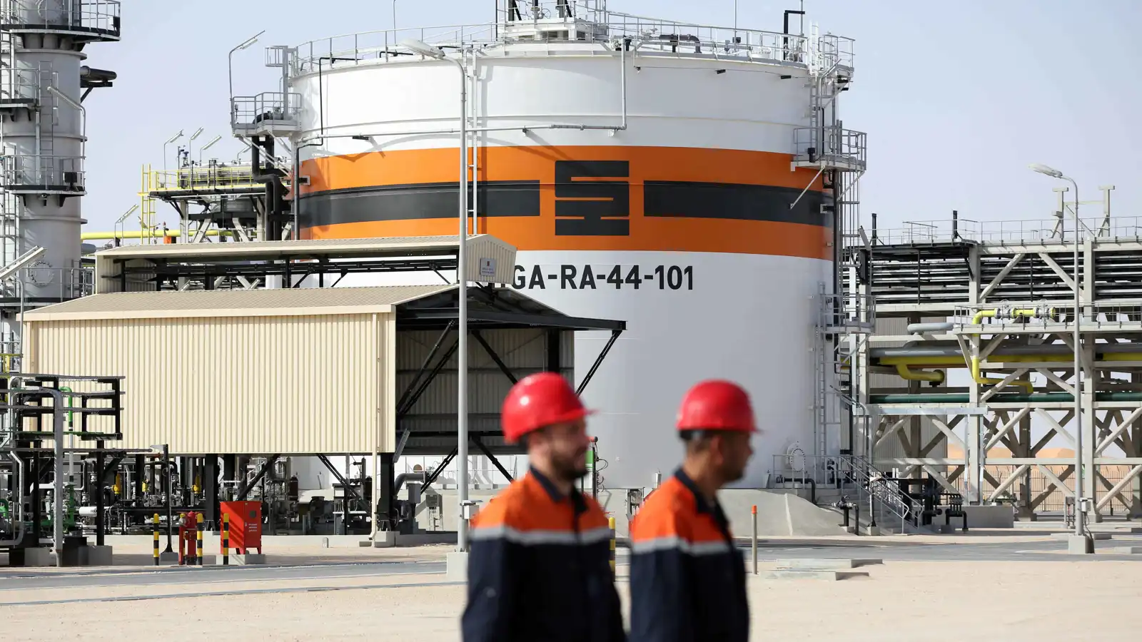 صفقة جزائرية سعودية بـ5.4 مليار دولار للتنقيب عن النفط والغاز