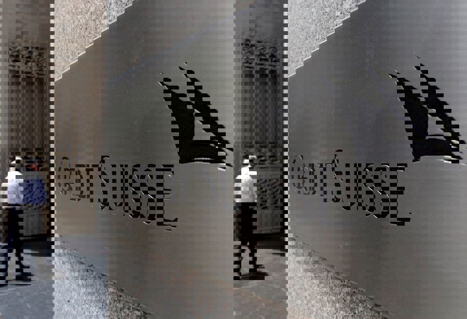 بنك UBS يعرض شراء كريدي سويس بمليار دولار.. والأخير يرفض