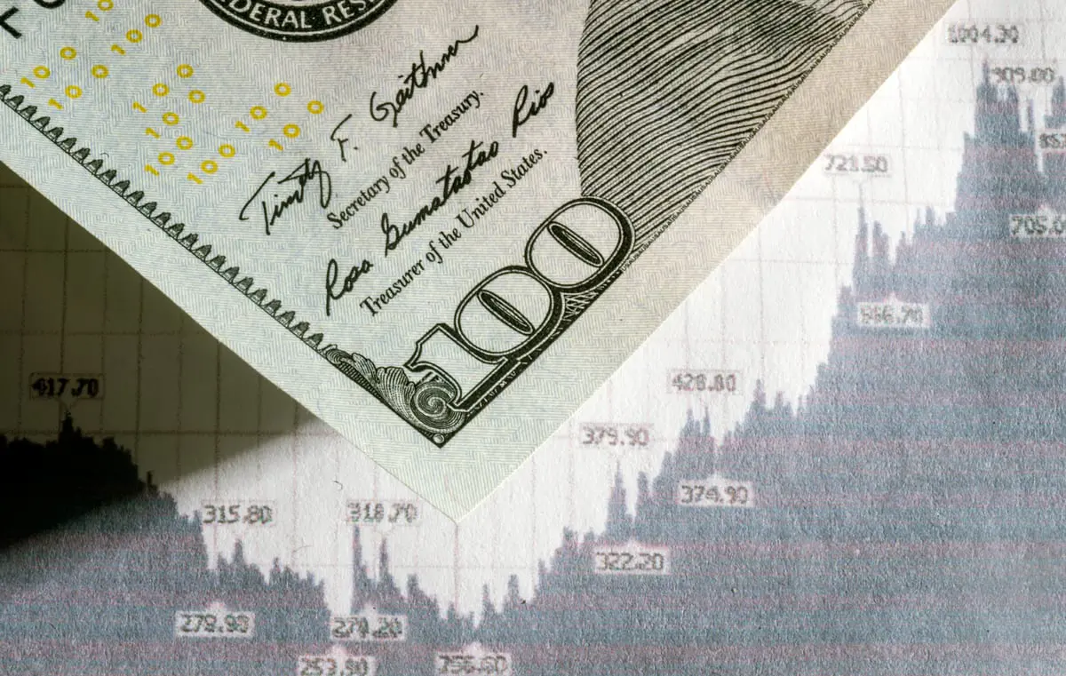 الدولار عند أقوى مستوى منذ الثمانينيات.. هل يمكن أن يستمر؟