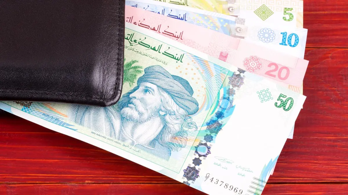 الدينار التونسي يتراجع أمام الدولار