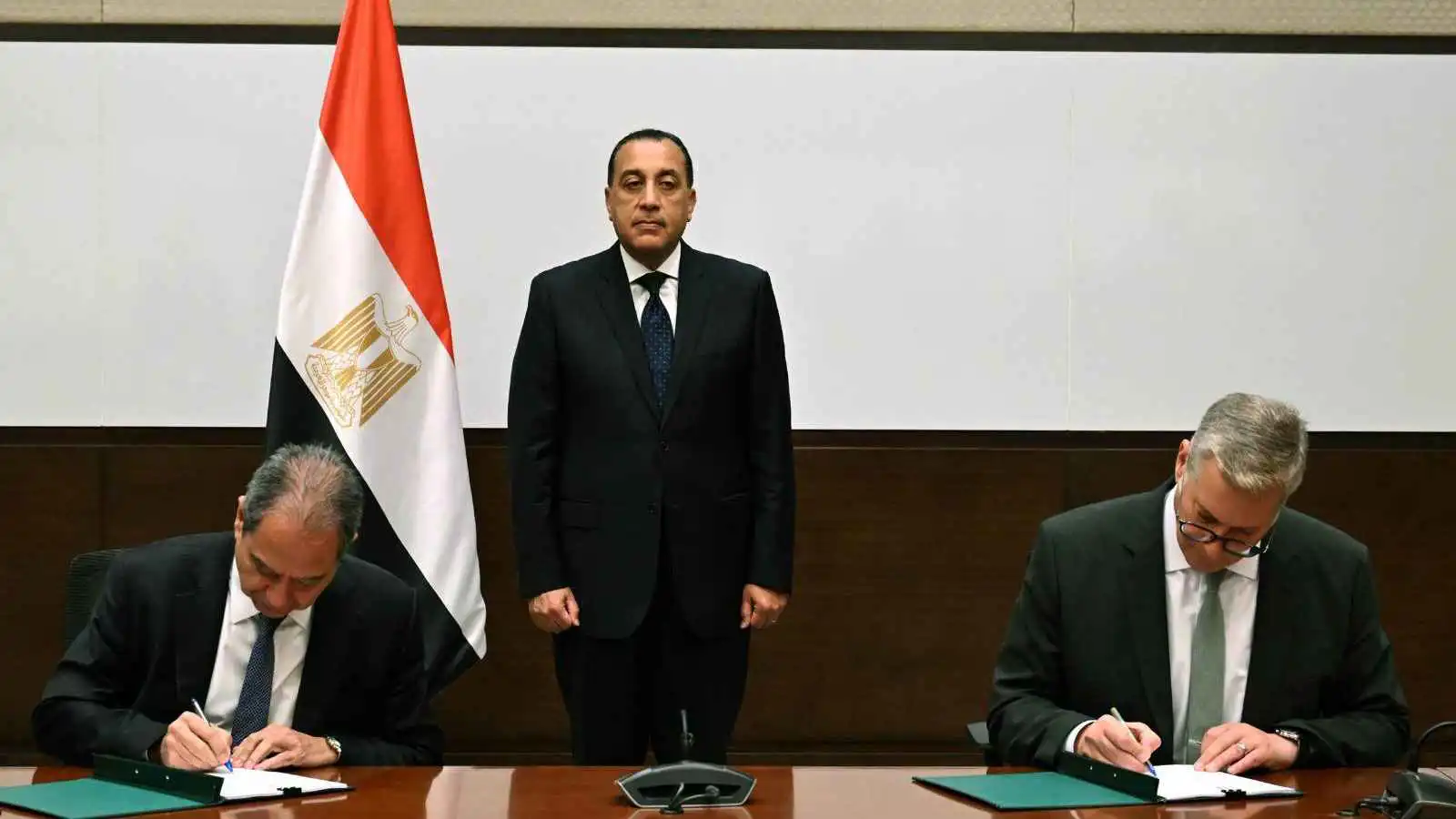 مصر توقع اتفاقية لإعادة تأهيل شبكات الغاز في لبنان