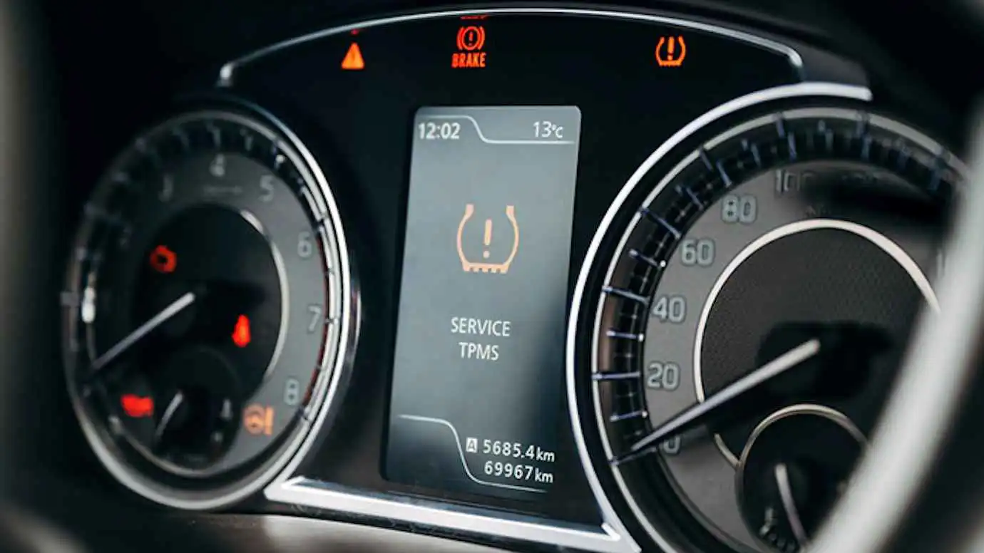 نظام TPMS.. الحارس الصامت لإطارات سيارتك ومتى يستحق الاستبدال