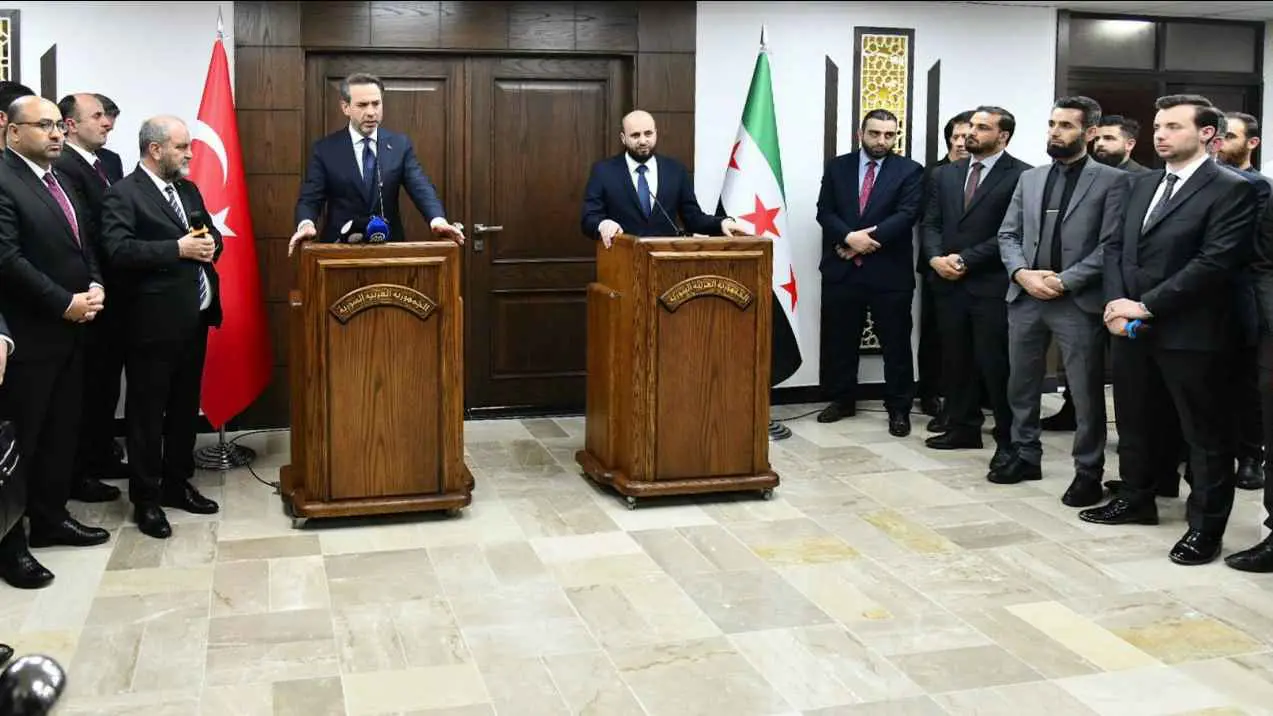وزير: تركيا ستزود سوريا بملياري متر مكعب من الغاز سنويا