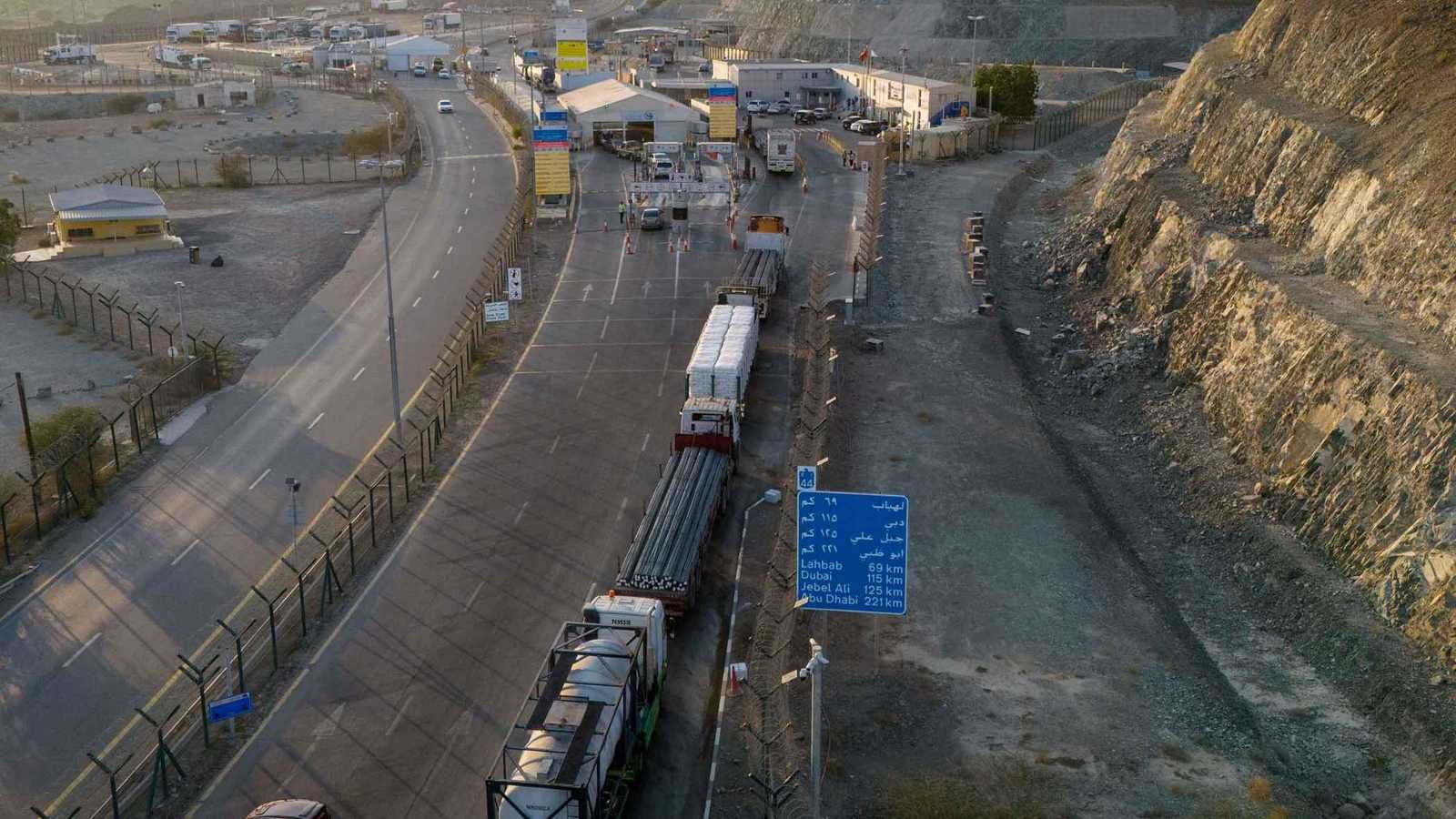 دبي..«الممر الأخضر» يعزز انسيابية حركة التجارة ومرونة سلاسل التوريد 