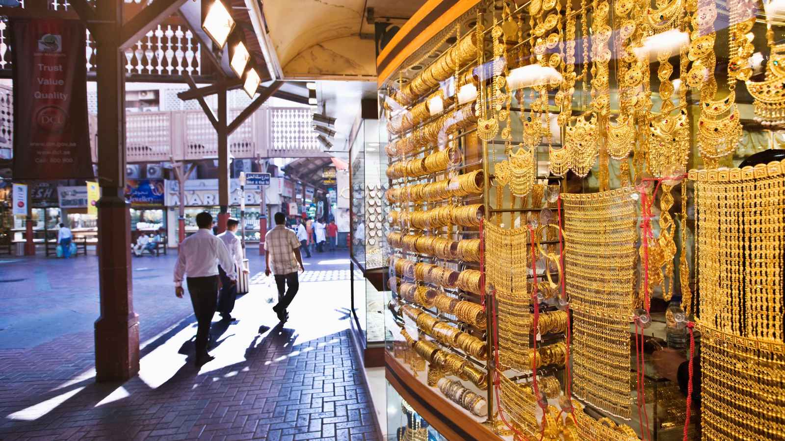 الذهب المتوافق مع الشريعة.. طفرة استثمارية في أسواق الخليج 