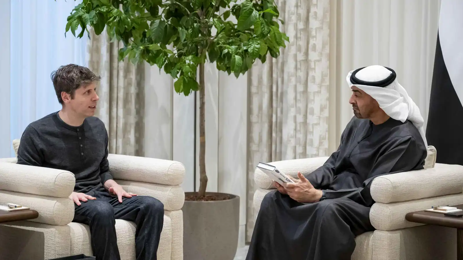 رئيس الإمارات يبحث مع سام ألتمان تعزيز التعاون في الذكاء الاصطناعي
