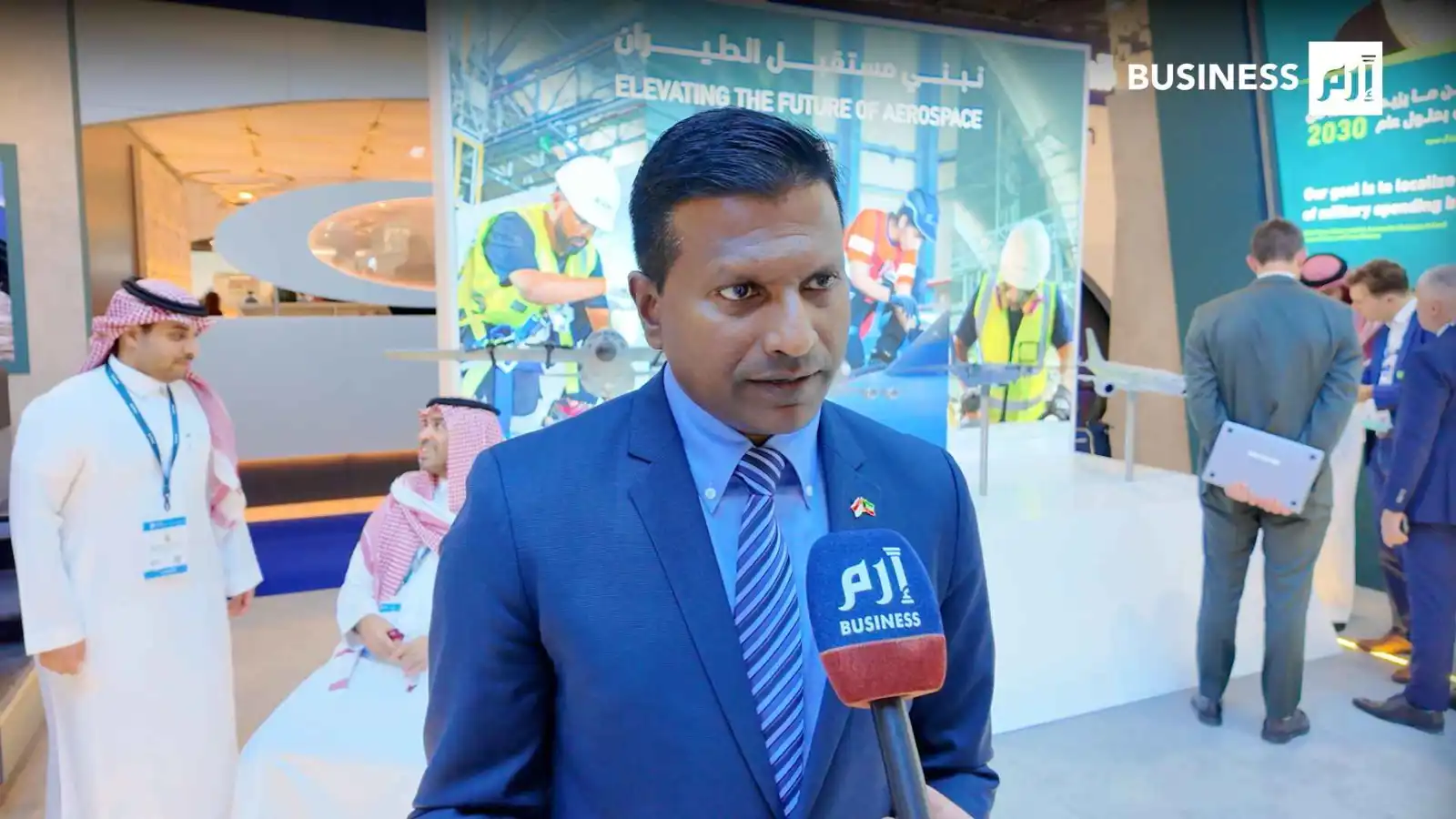 الرئيس التنفيذي لطيران الجزيرة، باراثان باسوباثي، يتحدث في مقابلة مع «إرم بزنس» على هامش معرض دبي للطيران 2025.