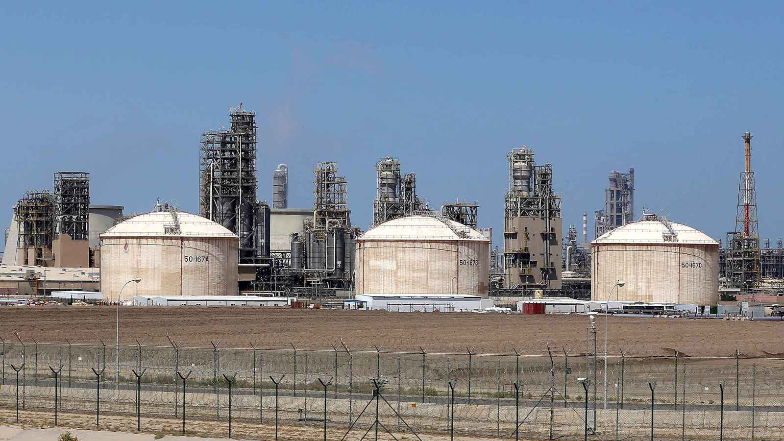 الكويت تخطط لدعوة شركات عالمية لتطوير اكتشافات النفط والغاز 