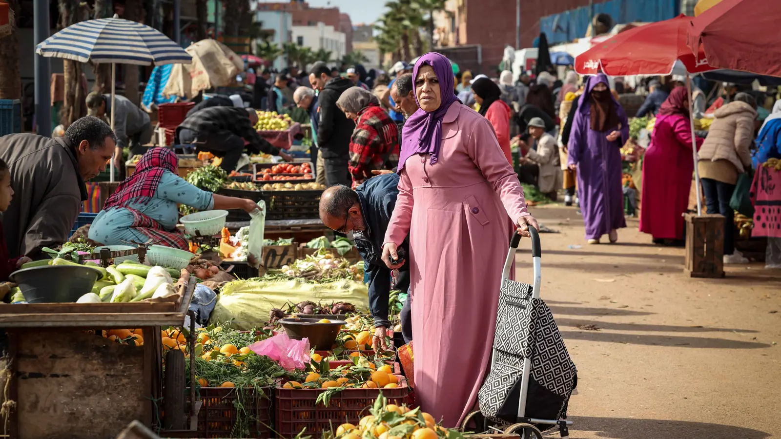 التضخم السنوي في المغرب يتراجع إلى 2.4% في 2024