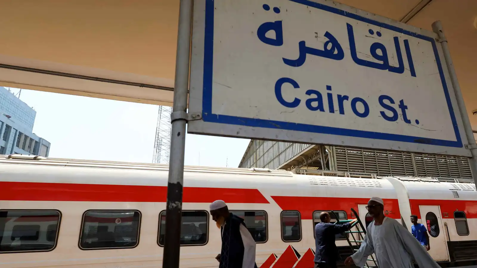 مصر.. بدء تطبيق الزيادة الجديدة على أسعار تذاكر القطارات المكيفة