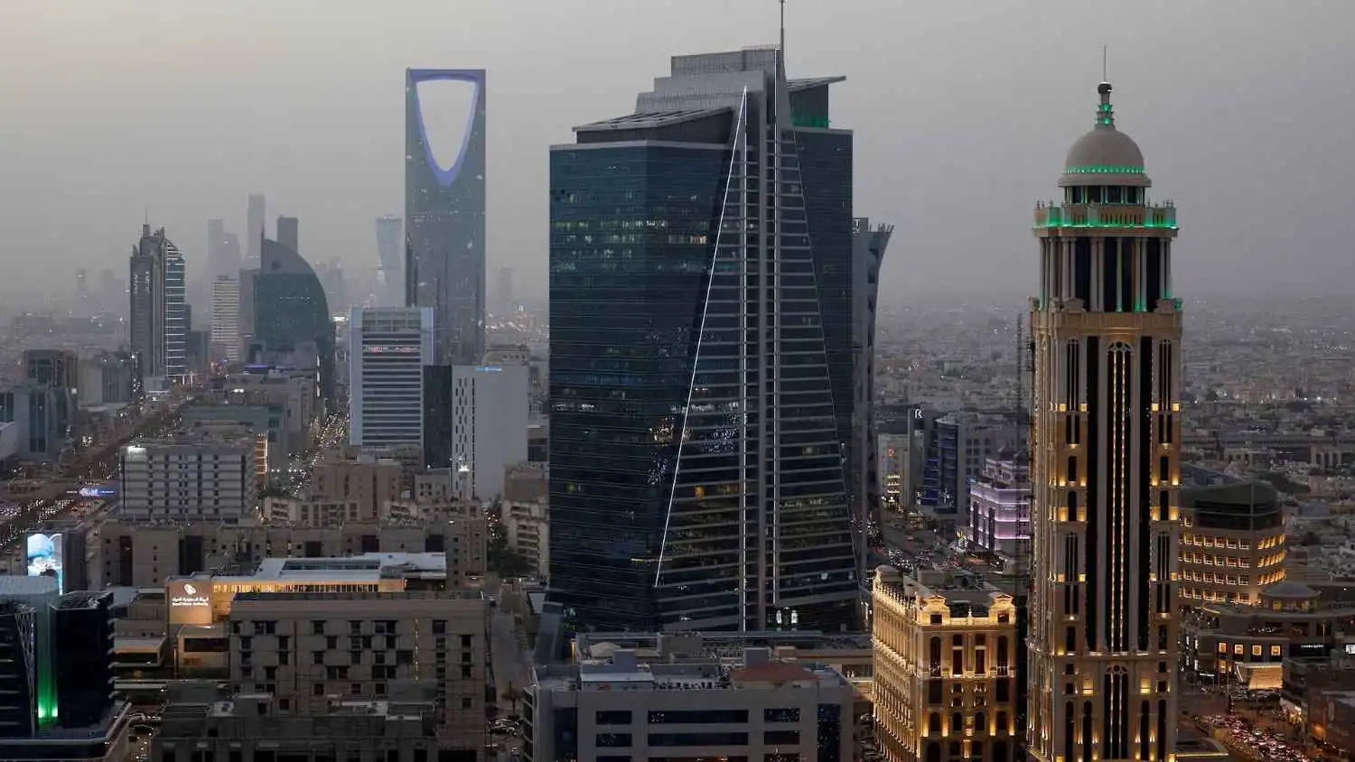 السعودية.. صادرات الخدمات تنخفض 16.5% بالربع الثاني لـ15.8 مليار دولار