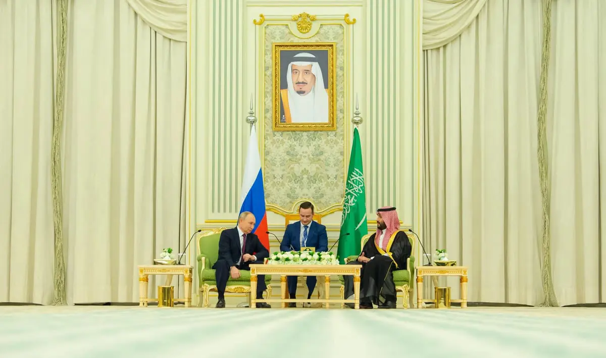 السعودية وروسيا تتعهدان بالحفاظ على استقرار أسعار النفط