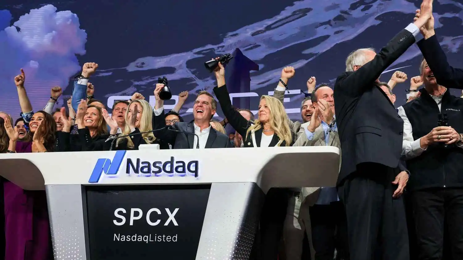 سهم «سبيس إكس» يقفز 25% إلى 169 دولاراً في أول تداول بعد الطرح العام