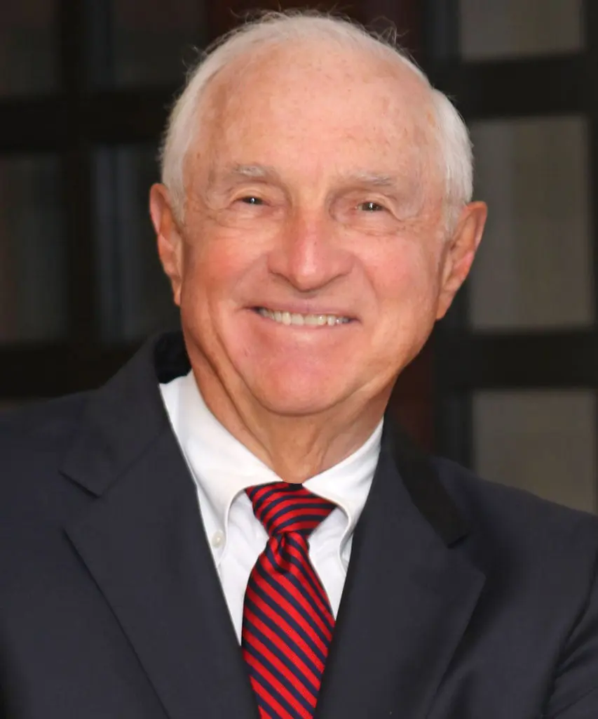 EARL WRIGHT