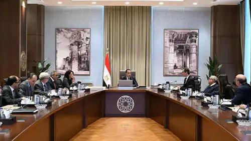 خلال اجتماع لمتابعة إجراءات رفع كفاءة أداء الهيئات الاقتصادية بقيادة رئيس مجلس الوزراء المصري مصطفى مدبولي