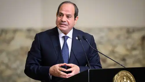 الرئيس المصري عبد الفتاح السيسي يتحدث خلال مؤتمر صحفي في قصر الاتحادية.