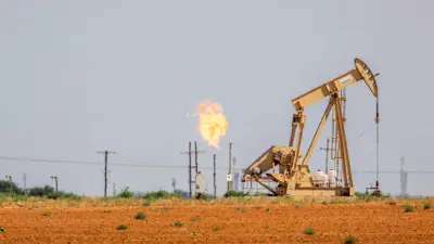 مضخة نفط في حقل بمدينة ستانتون، تكساس، الولايات المتحدة، في 27 يونيو 2024.