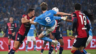 صورة من مباراة فريقي نابولي وكالياري في الدوري الإيطالي لكرة القدم يوم 29 مايو 2025.