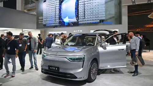 جناح شركة (AITO)، الشركة الصينية لتصنيع السيارات، وعلامة السيارات التجارية، في معرض (IAA Mobility 2025)، مدينة ميونخ الألمانية، يوم 9 سبتمبر 2025.
