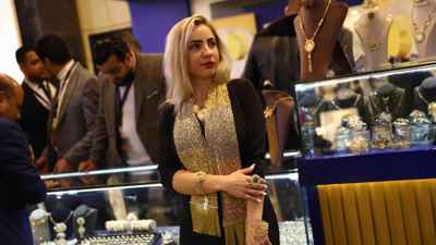130 دولاراً تضيع في 48 ساعة.. سقوط الذهب حقيقي أم وهمي؟