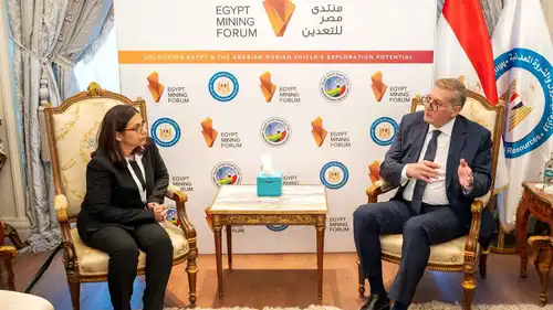 جانب من اجتماع وزير البترول والثروة المعدنية المصري، كريم بدوي، مع المديرة العالمية لقطاع المعادن والتعدين بمجموعة البنك الدولي، نامراتا ثابار، يوم 28 سبتمبر 2026