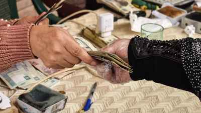 استطلاع لرويترز: توقعات بهبوط التضخم في مصر في يونيو وارتفاعه في يوليو
