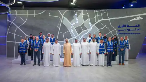 صورة تذكارية خلال تدشين الشيخ محمد بن راشد آل مكتوم، أعمال الحفر الأساسية في أنفاق مشروع الخط الأزرق لمترو دبي، بتاريخ 3 مايو 2026.