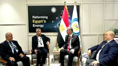 وزير الطاقة الأردني صالح الخرابشة يلتقي نظيره المصري وزير البترول والثروة المعدنية كريم بدوي على هامش مؤتمر «أديبك 2024»، 5 نوفمبر 2024.