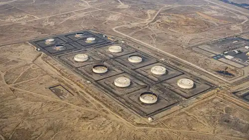 مستودعات النفط الخام في الأحمدي، الكويت، 11 ديسمبر 2023