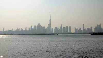 صورة لمدينة دبي بما في ذلك برج خليفة، أطول مبنى في العالم، دولة الإمارات العربية المتحدة، في 15 أكتوبر 2024.