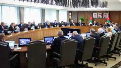 جانب من اجتماع مجلس الوزراء الأردني في عمان ، الأحد في 18 مايو 2025