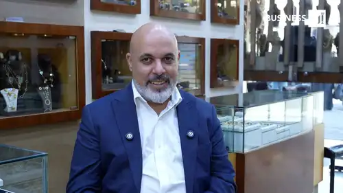  إيهاب واصف، رئيس شعبة الذهب والمعادن النفيسة باتحاد الصناعات المصرية، يتحدث في مقابلة خاصة مع إرم بزنس.