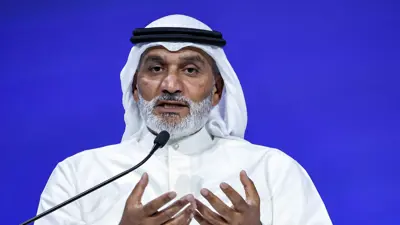 الأمين العام لمنظمة «أوبك» هيثم الغيص متحدثاً خلال حلقة نقاش ضمن معرض ومؤتمر أبوظبي الدولي للبترول (أديبك) في العاصمة الإماراتية يوم 4 نوفمبر 2024.