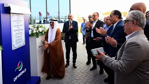خلال افتتاح مستودع موانئ دبي العالمية في منطقة السخنة الصناعية المتكاملة في مصر، أكتوبر 2025