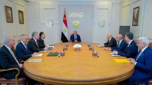 جانب من لقاء الرئيس المصري مع رئيس شركة إيني، في القاهرة، بتاريخ 25 نوفمبر 2025.