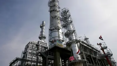 منظر لوحدة تكرير النفط في العراق 1-02-2009