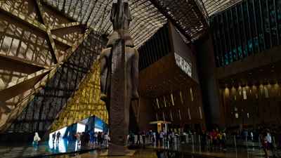 مصر تجذب 16 مليون سائح في 2024 بزيادة 6%