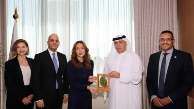  الدكتور عبيد الزعابي رئيس مجلس إدارة الهيئة العربية للاستثمار والإنماء الزراعي و السيدة نجلاء الشيراوي الرئيس التنفيذي لمجموعة سيكو خلال توقيع خطاب النوايا 